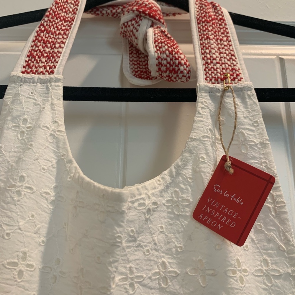 Sur La Table Snowflake Vintage-Inspired Apron
